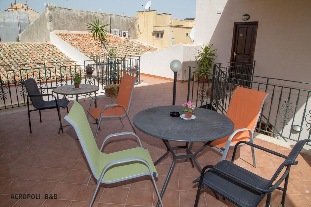 Allotjament i esmorzar Acropoli 3*