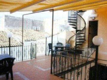 Allotjament i esmorzar Acropoli